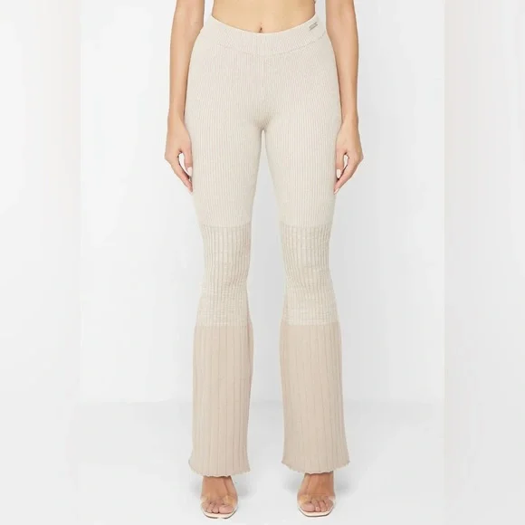 Manière de Voir Set - Beige Ribbed Contour Crop Top & Ombré Flared Leggings - Picture 6 of 15